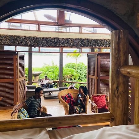 Home Onthe Nile Dorm Джинджа Экстерьер фото